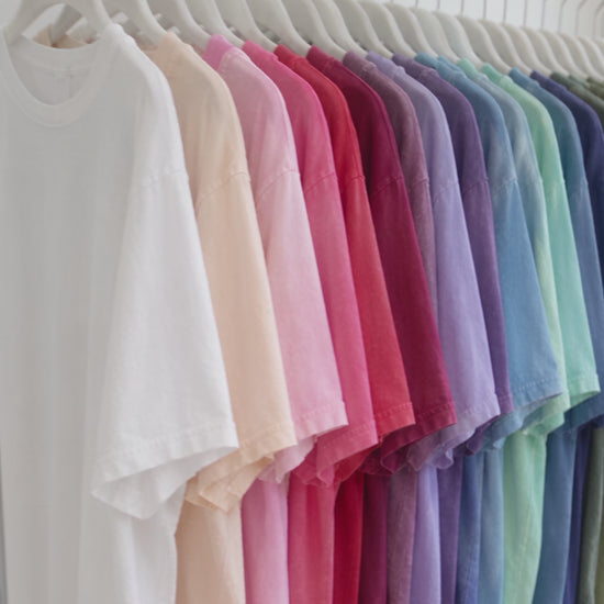 Custom Worlds Coolest personalized Comfort Colors shirt video: color rack and try-on with Mom and Dad badges