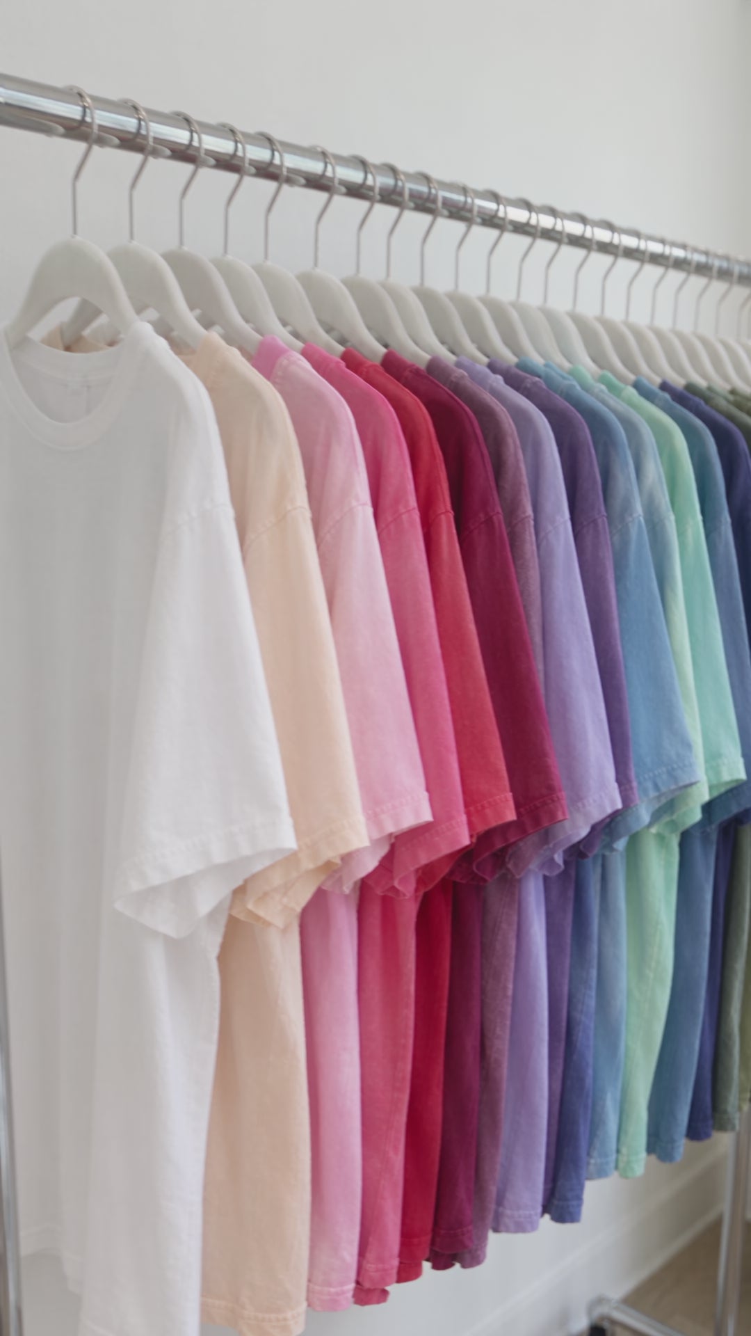 Custom Worlds Coolest personalized Comfort Colors shirt video: color rack and try-on with Mom and Dad badges
